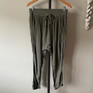 Aerie Harem Boho Crinkle Jogger Style Pant Lace Crochet Olive Green Medium